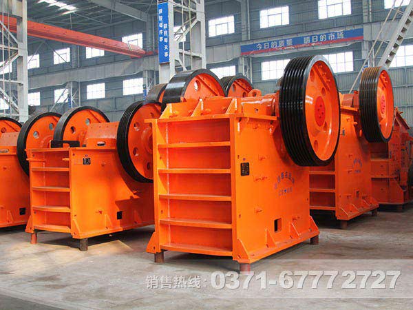 紅星提醒：鈉長石顎式破碎機(jī)安全生產(chǎn)的關(guān)鍵