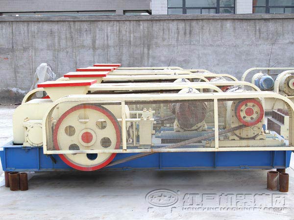河南對輥破碎機(jī)型號