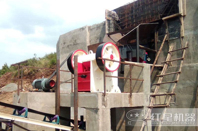 安徽客戶鄂式破碎機(jī)工作現(xiàn)場(chǎng)實(shí)拍圖 安徽客戶鄂式破碎機(jī)工作現(xiàn)場(chǎng)實(shí)拍圖