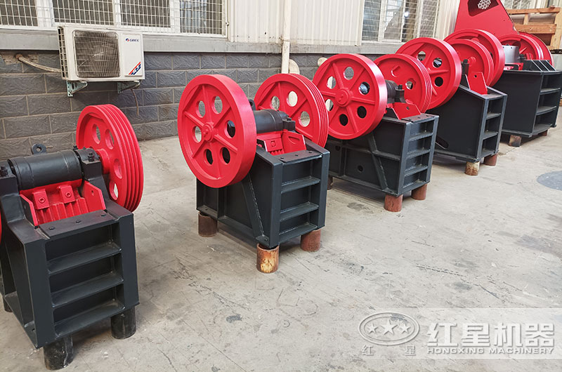 750細(xì)顎破碎機(jī)圖片