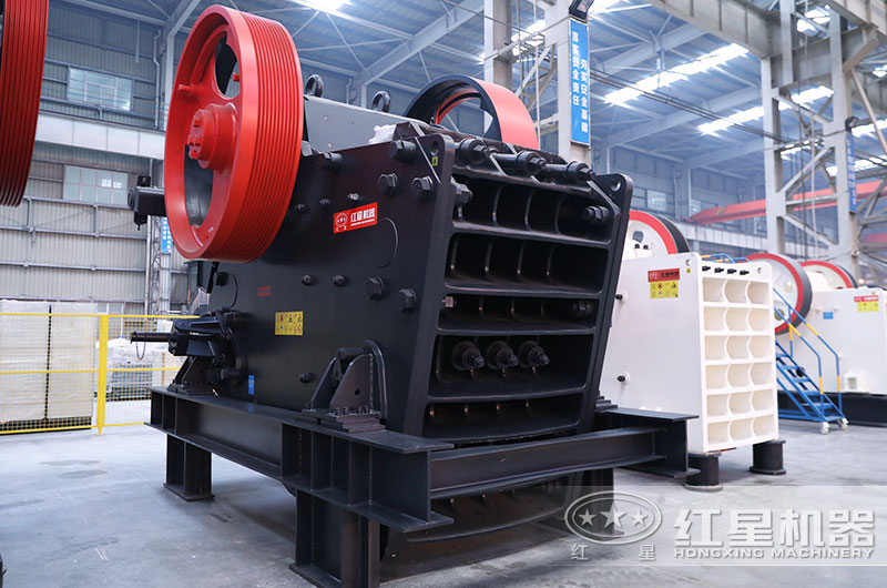 鄂式破碎機(jī)圖片 鄂式破碎機(jī)圖片