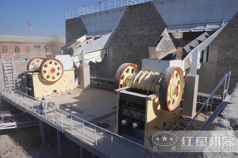 大型破石機(jī)時(shí)產(chǎn)量多少噸？多少錢？