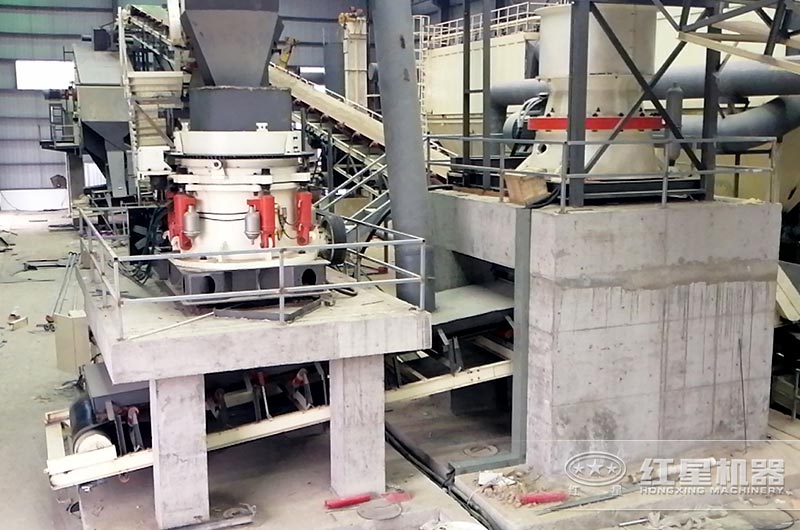 圓錐式破碎機(jī)破碎生產(chǎn)現(xiàn)場(chǎng) 圓錐式破碎機(jī)破碎生產(chǎn)現(xiàn)場(chǎng)