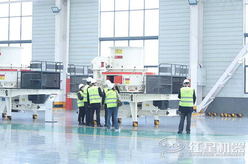 客戶到車(chē)間考察設(shè)備 客戶到車(chē)間考察設(shè)備