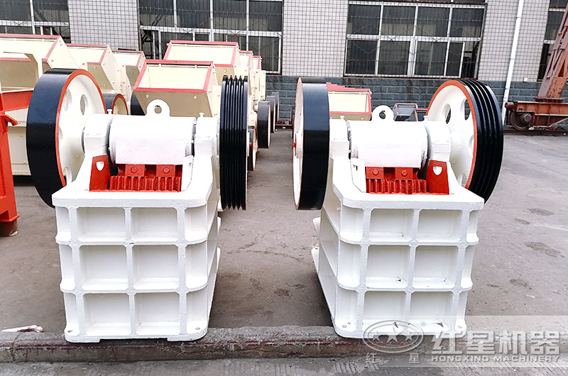 初級破碎-顎式破碎機(jī) 初級破碎-顎式破碎機(jī)