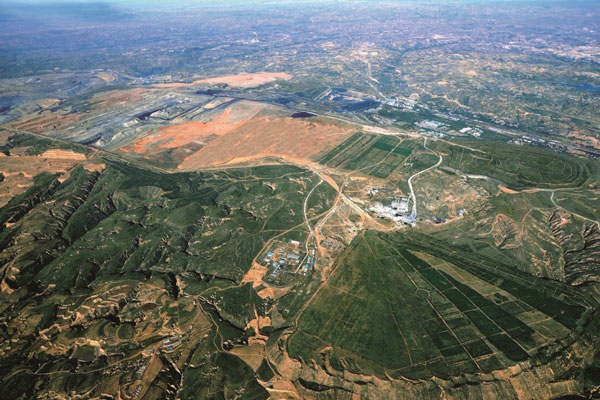 推動綠色礦山建設(shè)，紅星破碎機(jī)廠家鼎力相助