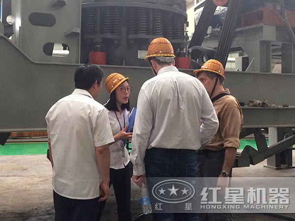 河北時產100方石料移動破碎機多少錢一臺，能出多大料？