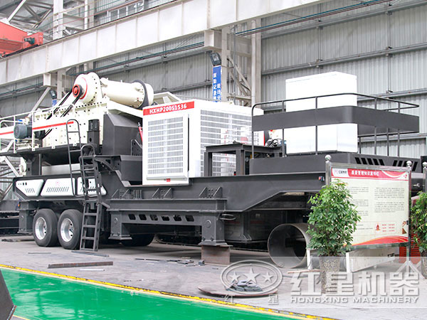 還在延用傳統(tǒng)碎石機(jī)？現(xiàn)在都時興用流動碎石機(jī)啦，還不趕緊上車