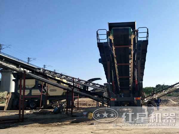 時(shí)產(chǎn)450噸石料移動(dòng)磕石機(jī)多少錢？求品牌介紹