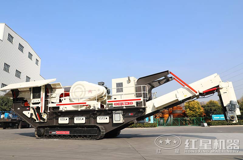 底盤(pán)配置為履帶的移動(dòng)破碎工作站