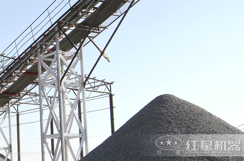 哪里有賣青石移動(dòng)磕石機(jī)，報(bào)價(jià)大概多少錢（內(nèi)附視頻）