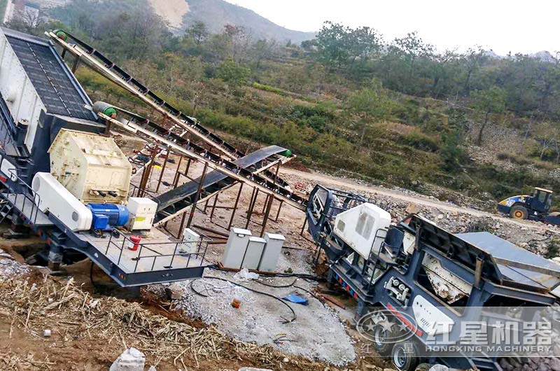 時產(chǎn)200噸青石移動破碎生產(chǎn)線現(xiàn)場