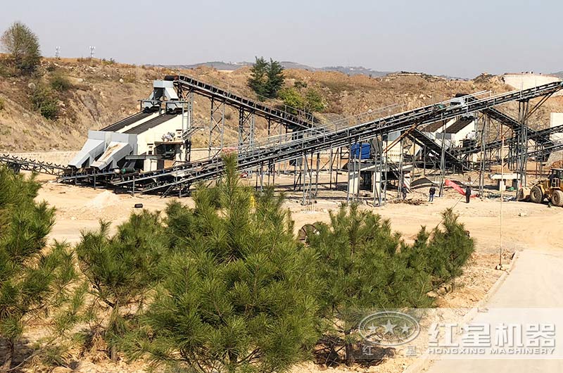 哪種制砂機(jī)出來(lái)的沙好用，有沒(méi)有石頭制砂現(xiàn)場(chǎng)視頻