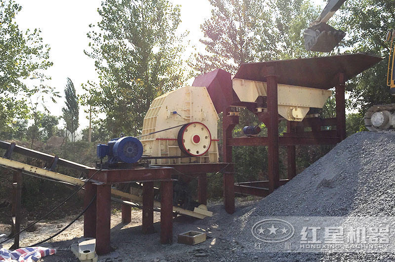 錘式破碎機設(shè)備作業(yè)現(xiàn)場