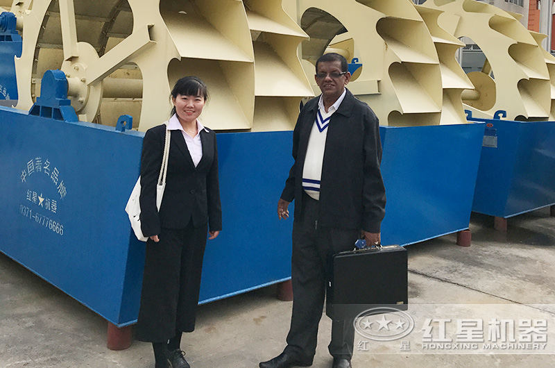 國(guó)際友人來(lái)廠考察洗砂機(jī)