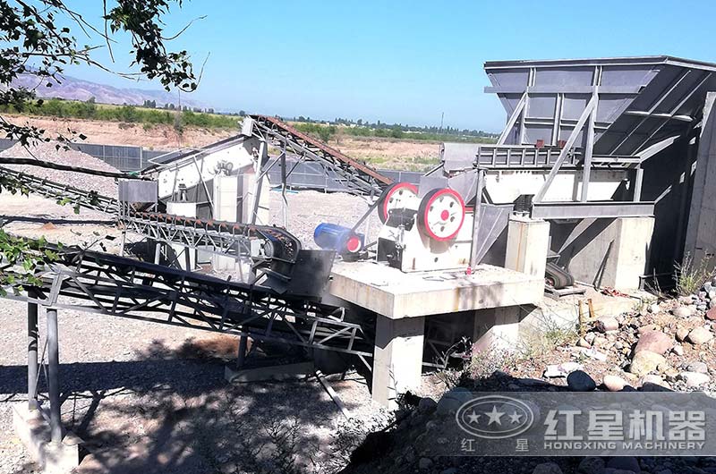 湖北客戶69顎式破碎機生產(chǎn)現(xiàn)場