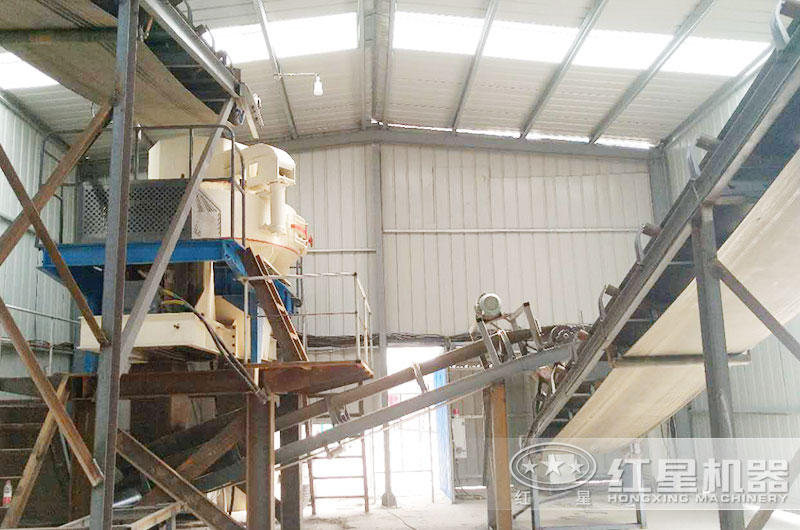 金湖中產(chǎn)制砂機(jī)室內(nèi)生產(chǎn)現(xiàn)場