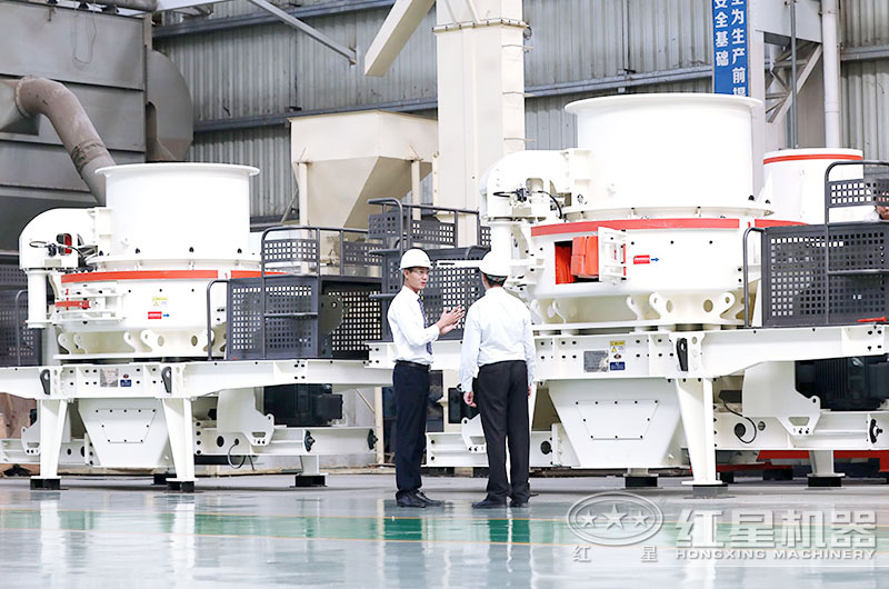 技術(shù)經(jīng)理在詳細(xì)的介紹每種設(shè)備的性能及報價