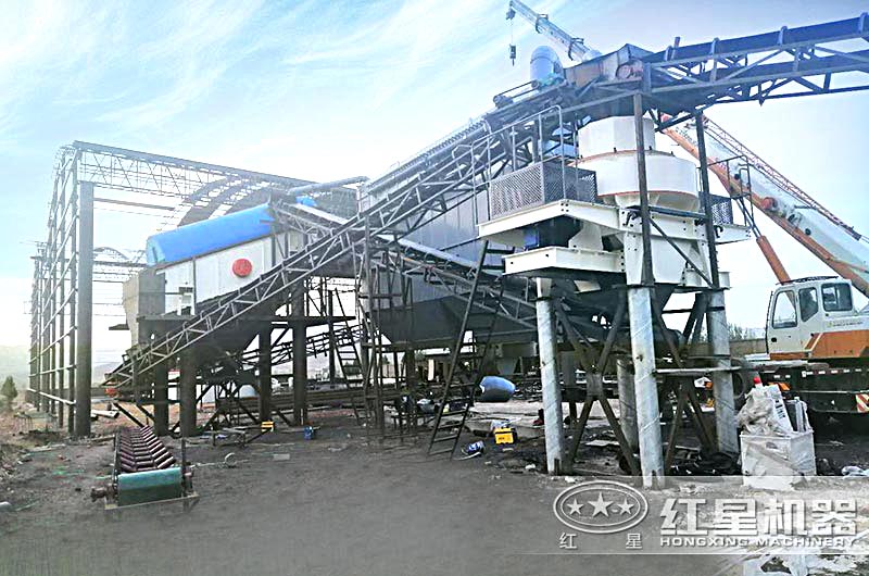 時(shí)產(chǎn)200噸的制沙機(jī)生產(chǎn)現(xiàn)場(chǎng)