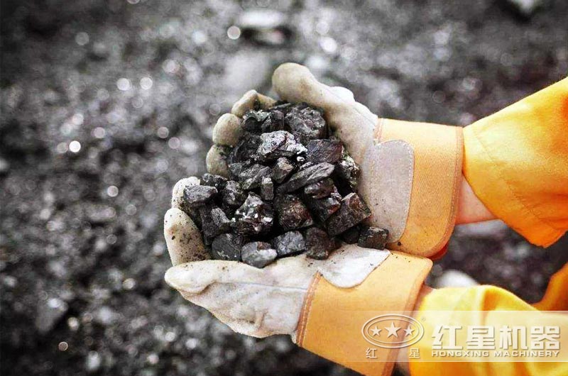 破碎鐵礦石選用哪種破碎機(jī)好？（時(shí)產(chǎn)要求在100-300噸 ）