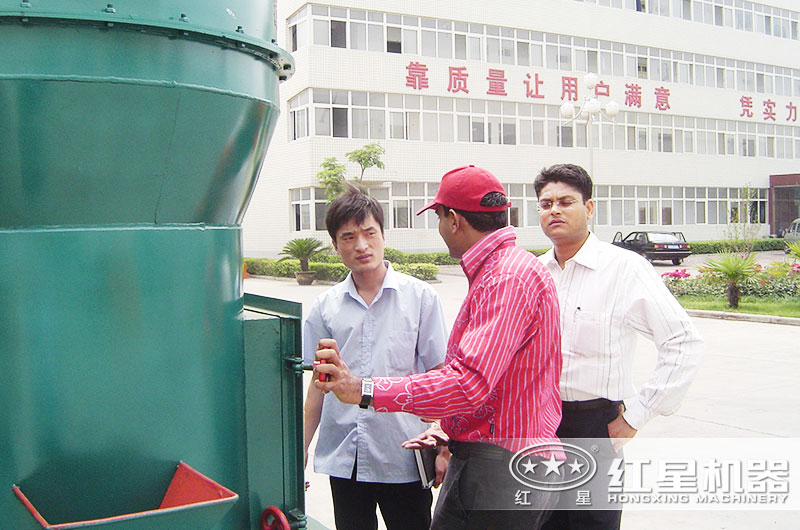 每天10噸的打石粉機(jī)器哪兒有？環(huán)保嗎？