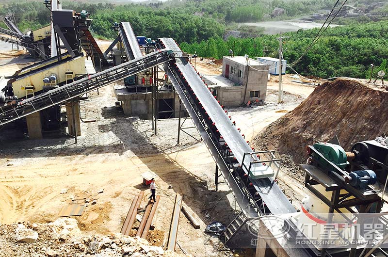 移動碎石機和固定碎石機哪個好？話不多說，上現(xiàn)場圖