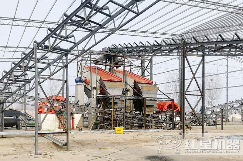洗沙廠雙臺(tái)洗砂機(jī)安裝現(xiàn)場