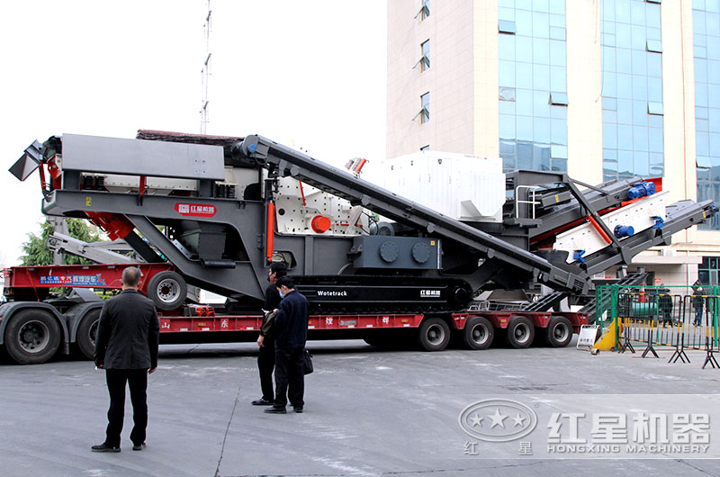 履帶式砂石粉碎機(jī)全力出擊，碎石效果驚人，報(bào)價(jià)是多少？