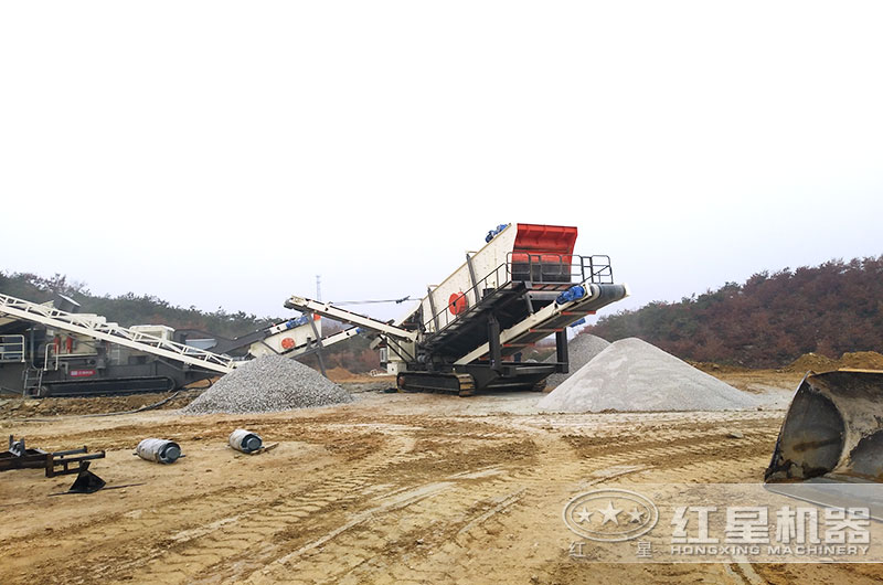 移動(dòng)破石子機(jī)，目前國(guó)內(nèi)比較先進(jìn)的破碎石子機(jī)器