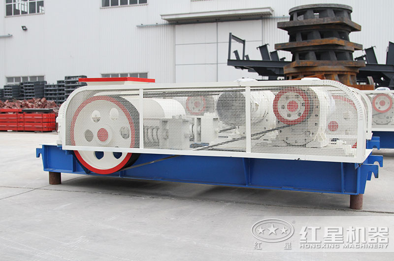 對(duì)輥式破碎機(jī)哪里有？來(lái)這里！型號(hào)全且價(jià)格還不貴！