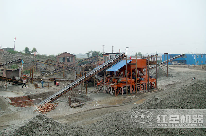 客戶對(duì)輥破破碎工作現(xiàn)場(chǎng)