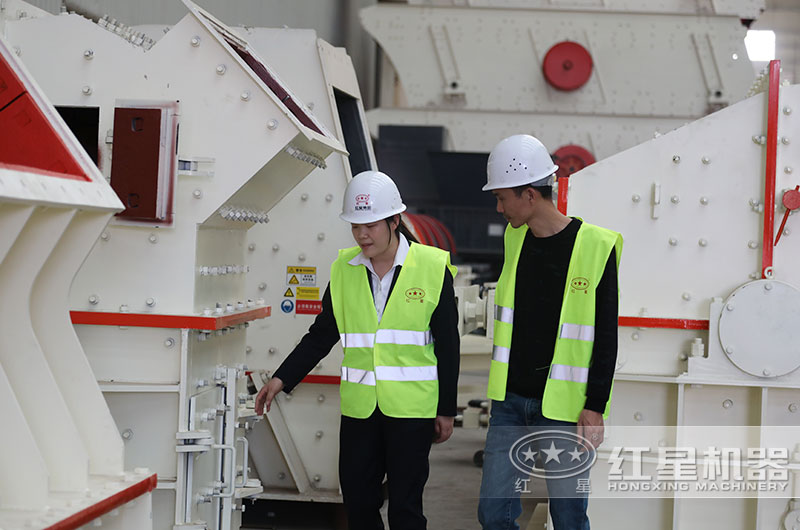 有1萬至2萬左右的的小型碎石機(jī)嗎？