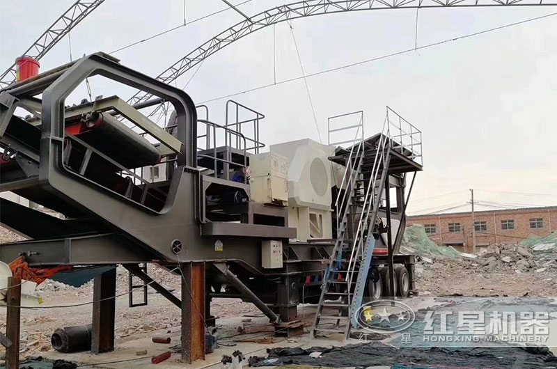 客戶移動式石子破碎機安裝現(xiàn)場