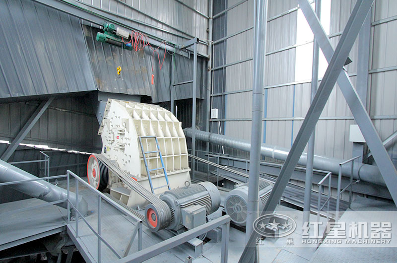 錘式破碎機(jī)能破碎生石灰嗎？有時(shí)產(chǎn)50噸的嗎？