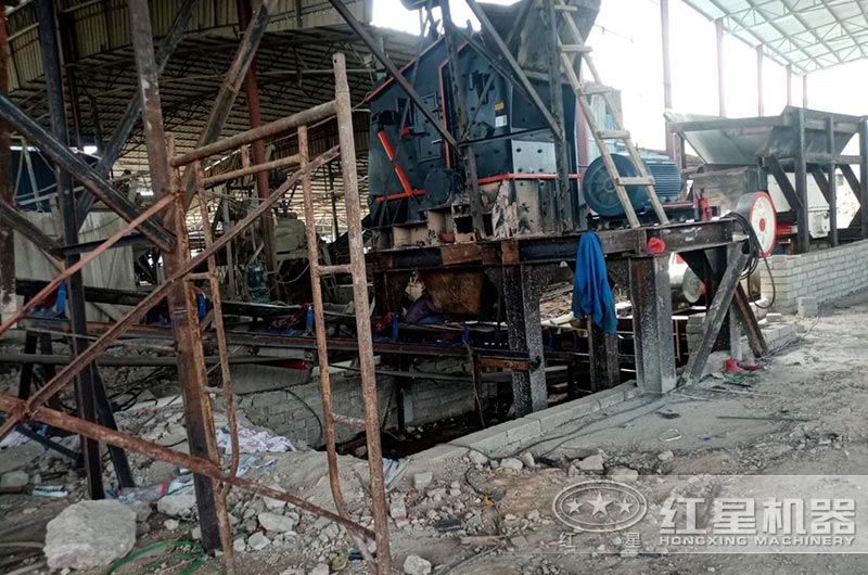 1315反擊破制砂機(jī)沒(méi)有篩底能不能出砂？板錘多久換一次？怎么安裝？