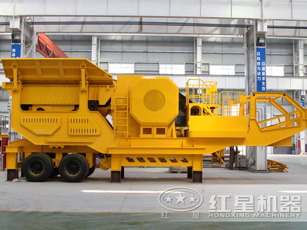 移動式石子破碎生產(chǎn)線中的移動破碎機